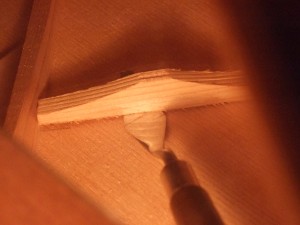 Gibson J-45 トップ＆サイド割れリペア | Neiro Design