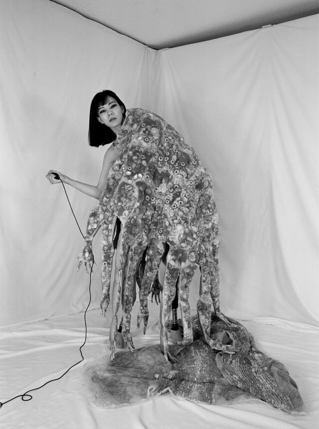 Agnes b、アーティストとコラボしたオブジェ