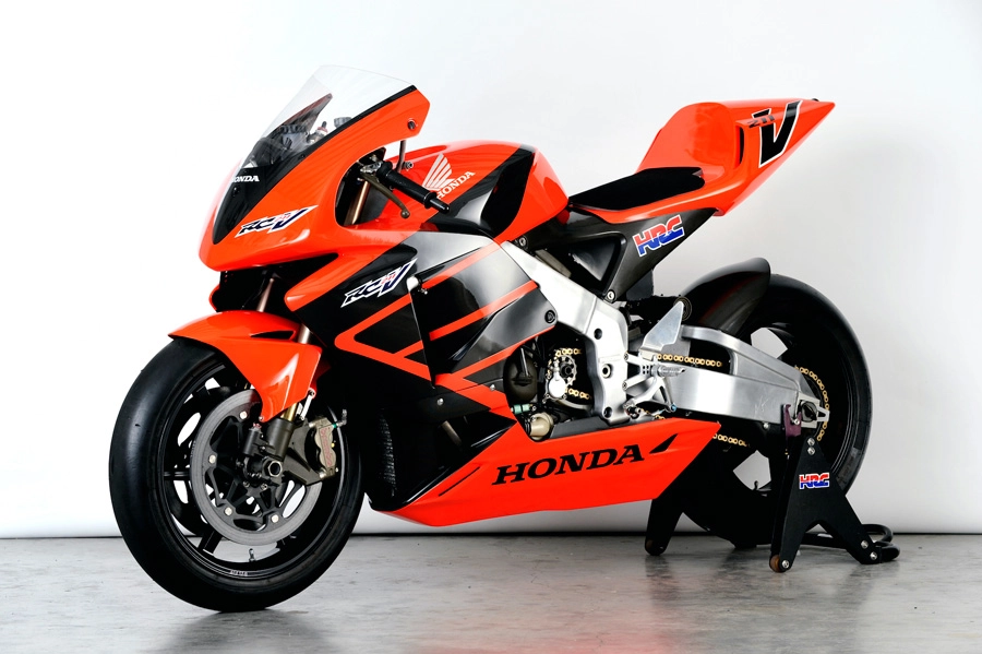 MotoGP初代チャンピオンマシン RC211V 2002年モデルの思想と技術