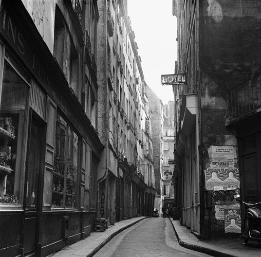 ヴィンテージ写真で、パリの街を旅する｜ハーパーズ バザー(Harper's