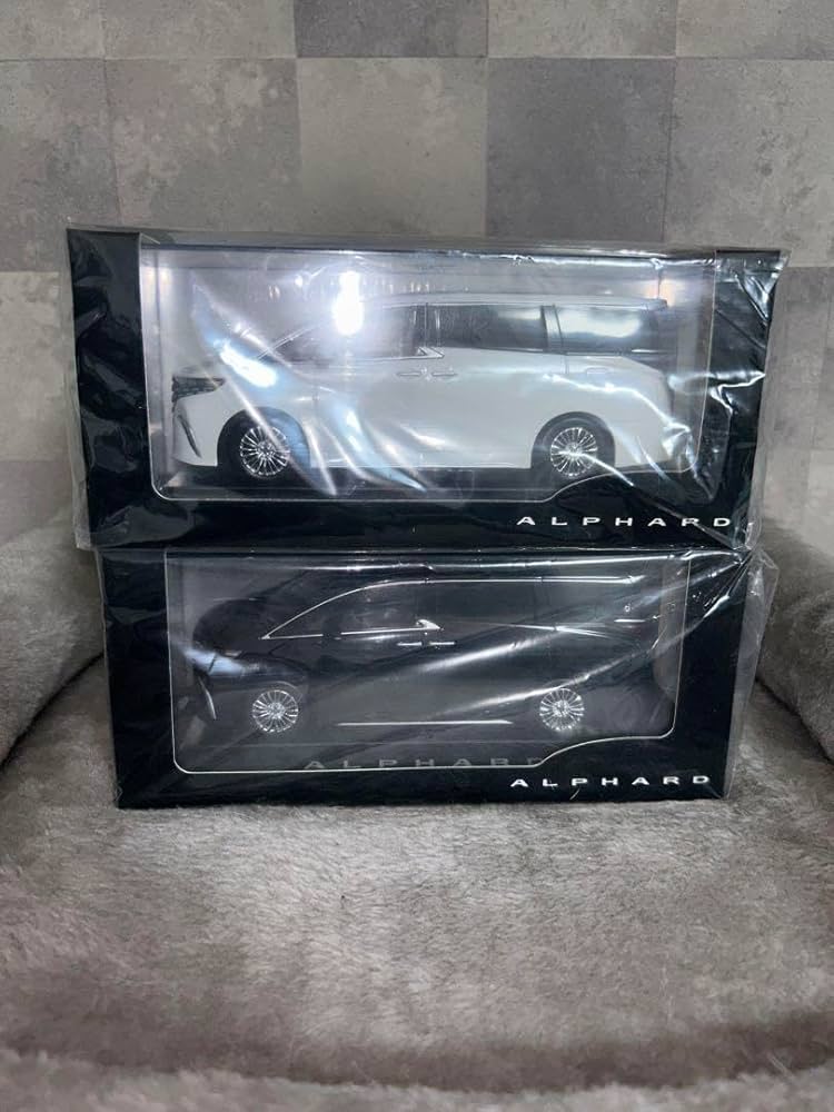 Amazon.co.jp: 40系アルファード ミニカー 30分の1スケール : おもちゃ