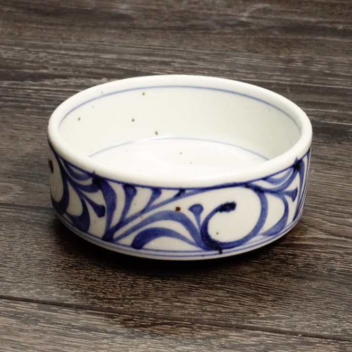 NO 185砥部焼きと思いますが分かりません。 NO 185砥部焼きと思います