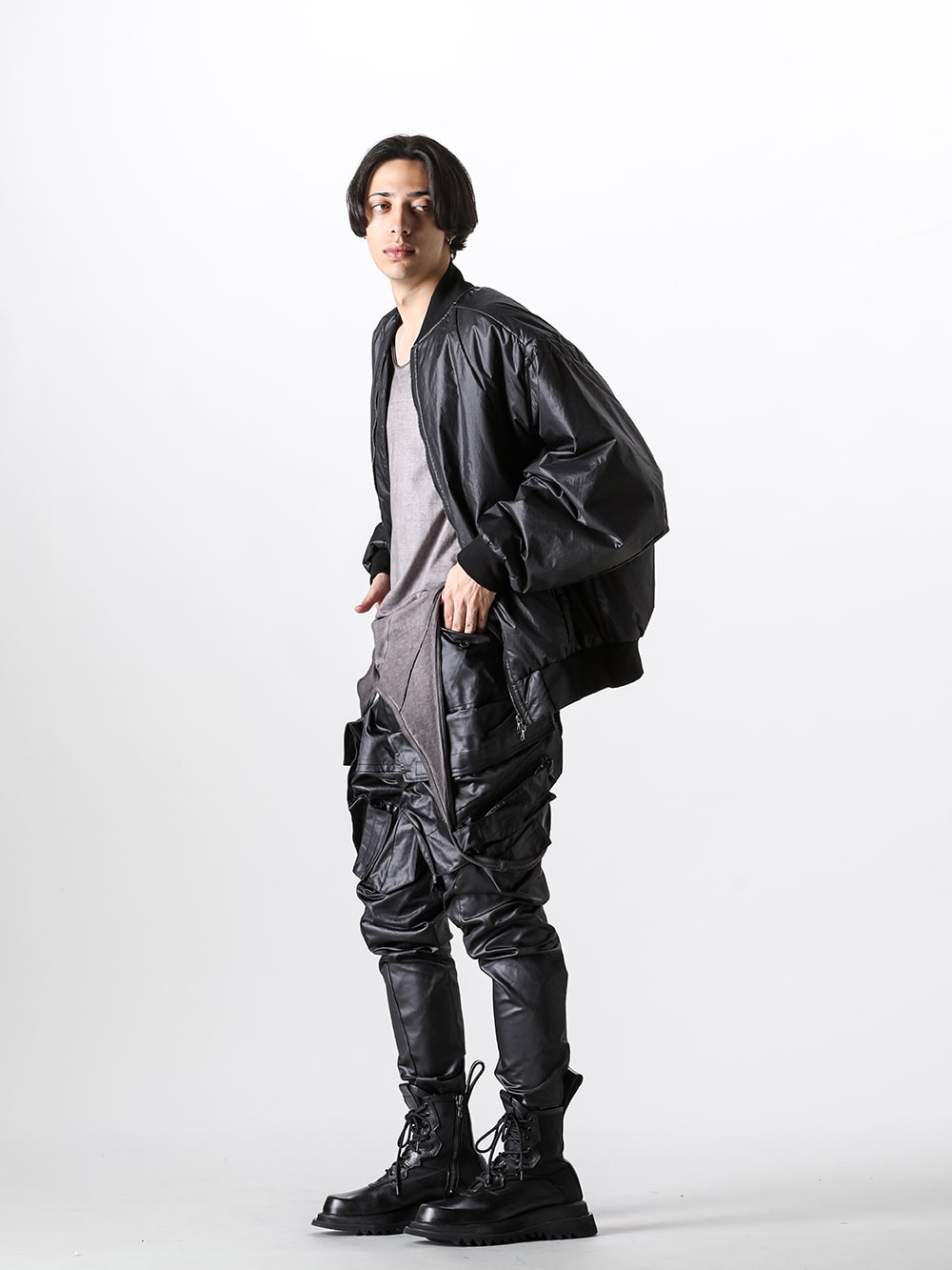 JULIUS 2024-25AW Military Item Gas Mask Pants Styling -FASCINATE