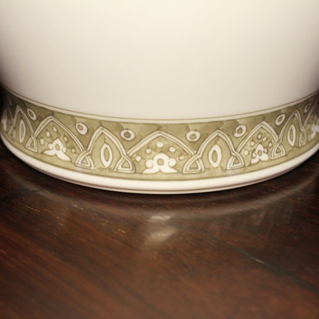 染錦月桂樹鳩】花瓶|有田焼の老舗-香蘭社オンラインショップ