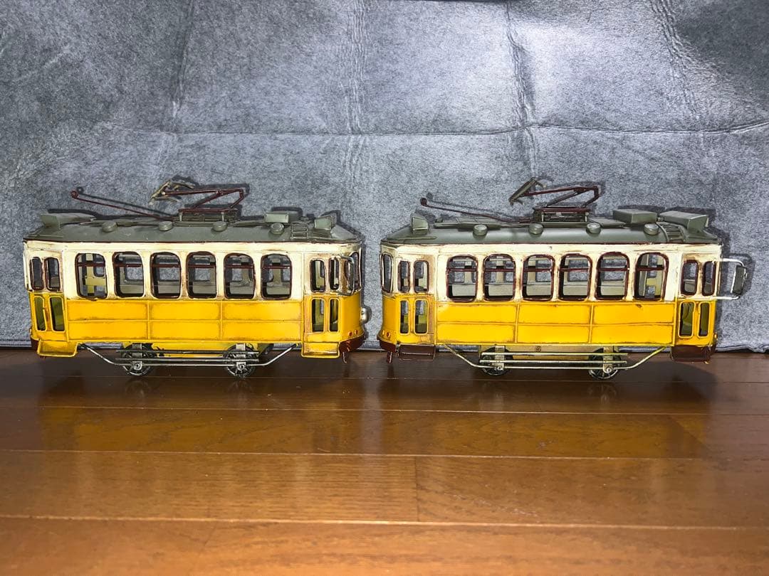 イエロー トラム模型 2台