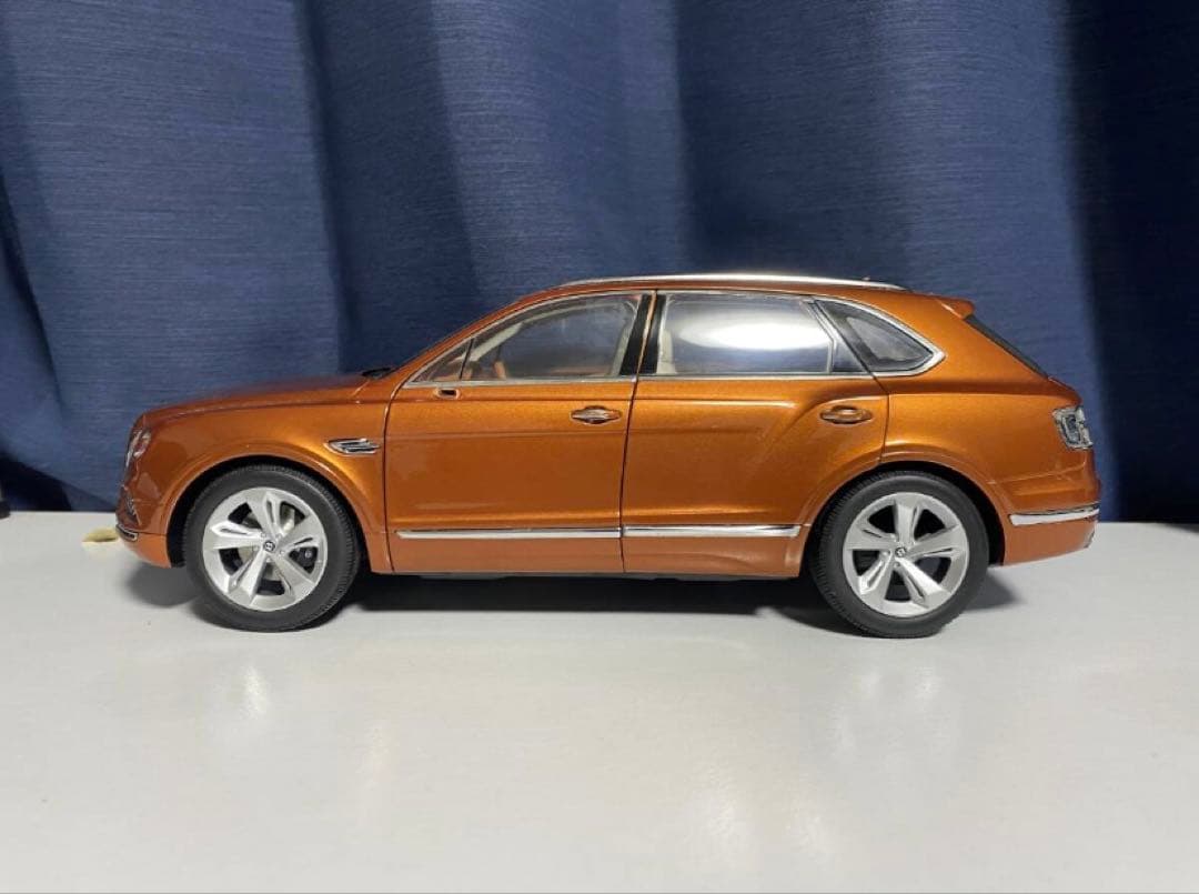 レア！ 1/18 京商 ベントレー ベンテイガ ミニカー 送料無料