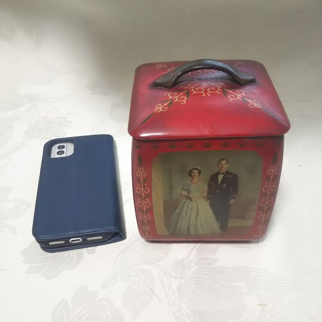 エリザベス女王 結婚記念品 クッキージャー 希少 エリザベス女王 結婚記念品 クッキージャー 希少