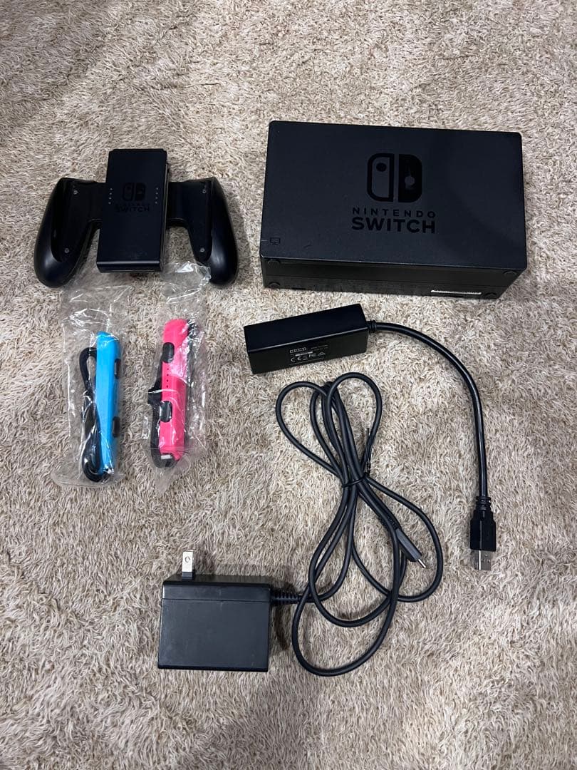 任天堂Switch 本体と周辺機器　動作確認済み　良品