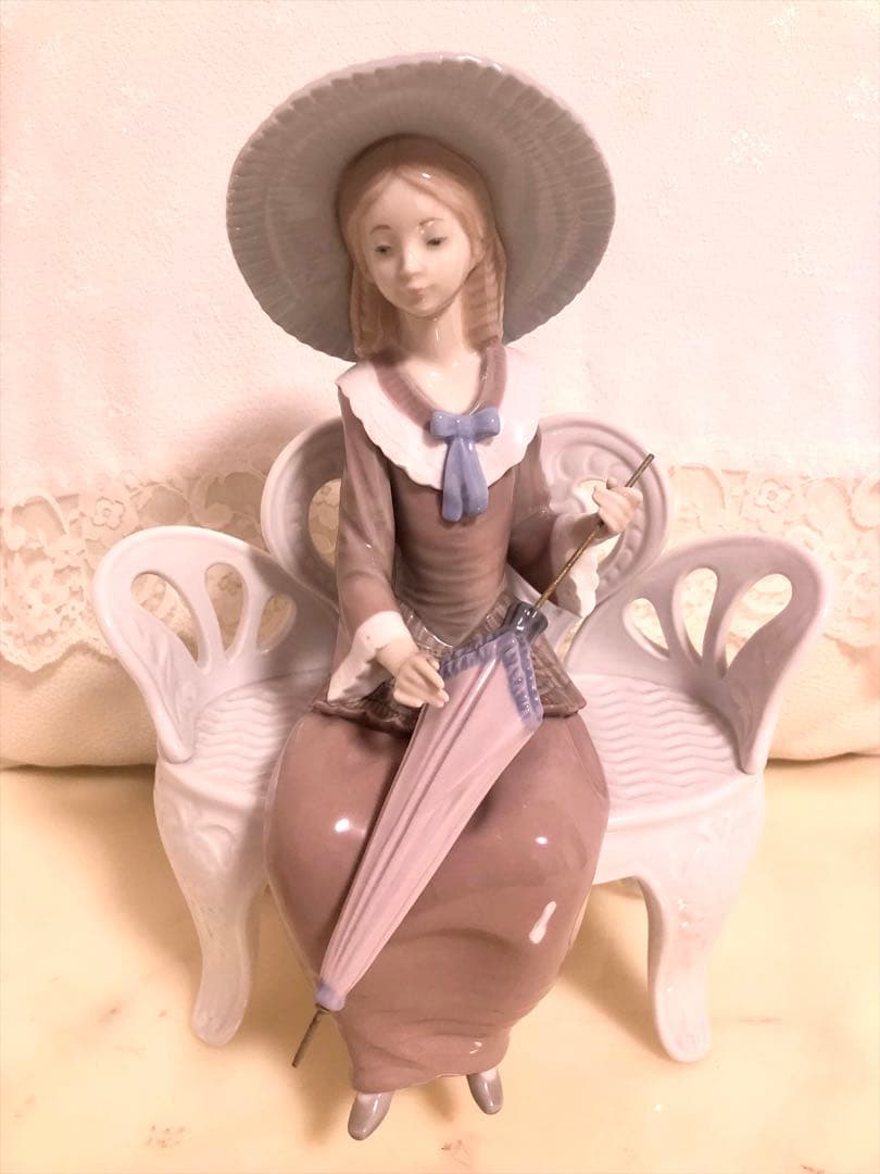 リヤドロ　LLADRO【ベンチに座る女性】WATING IN THA PARK リヤドロ LLADRO【ベンチに座る女性】WATING IN THA PARK