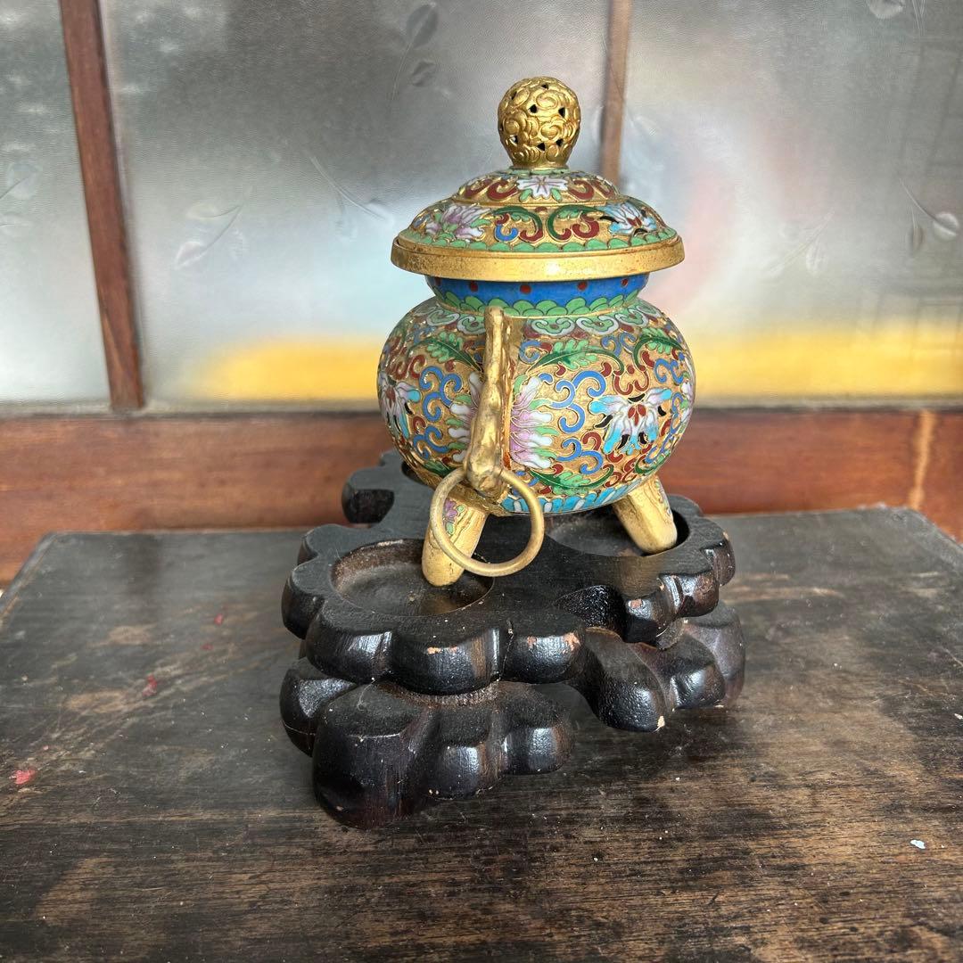 ヴィンテージ ◆ 《景泰藍》三つ脚七宝唐草香炉 輪耳 木製台座付き