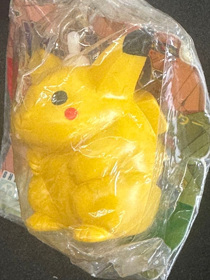 【初期】ポケモン　ピカチュウ　キーホルダー　バンプレスト