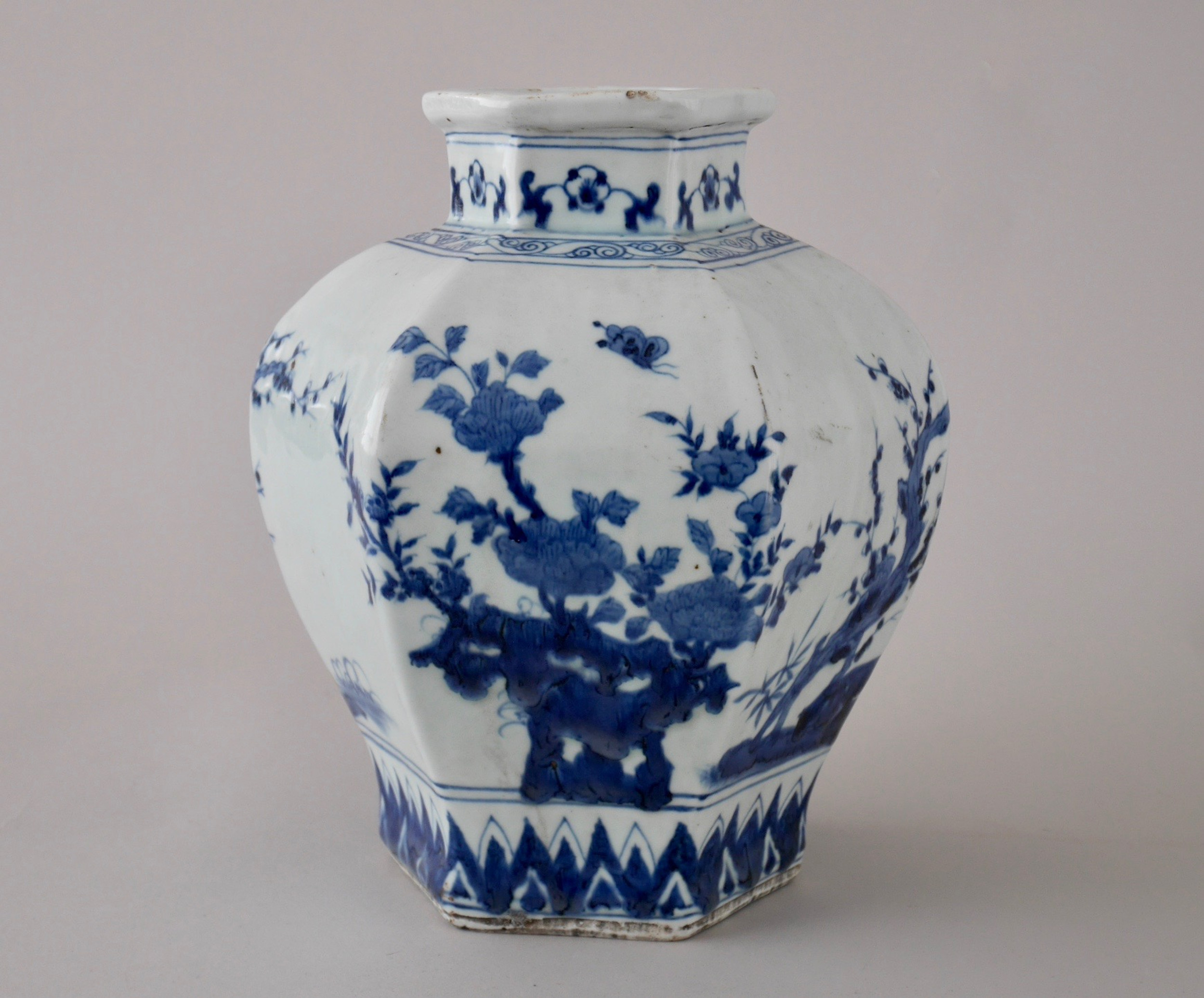 中国美術 中国陶磁器 青華染付 元染付明朝染付 雲龍に牡丹図 酒会壺 大