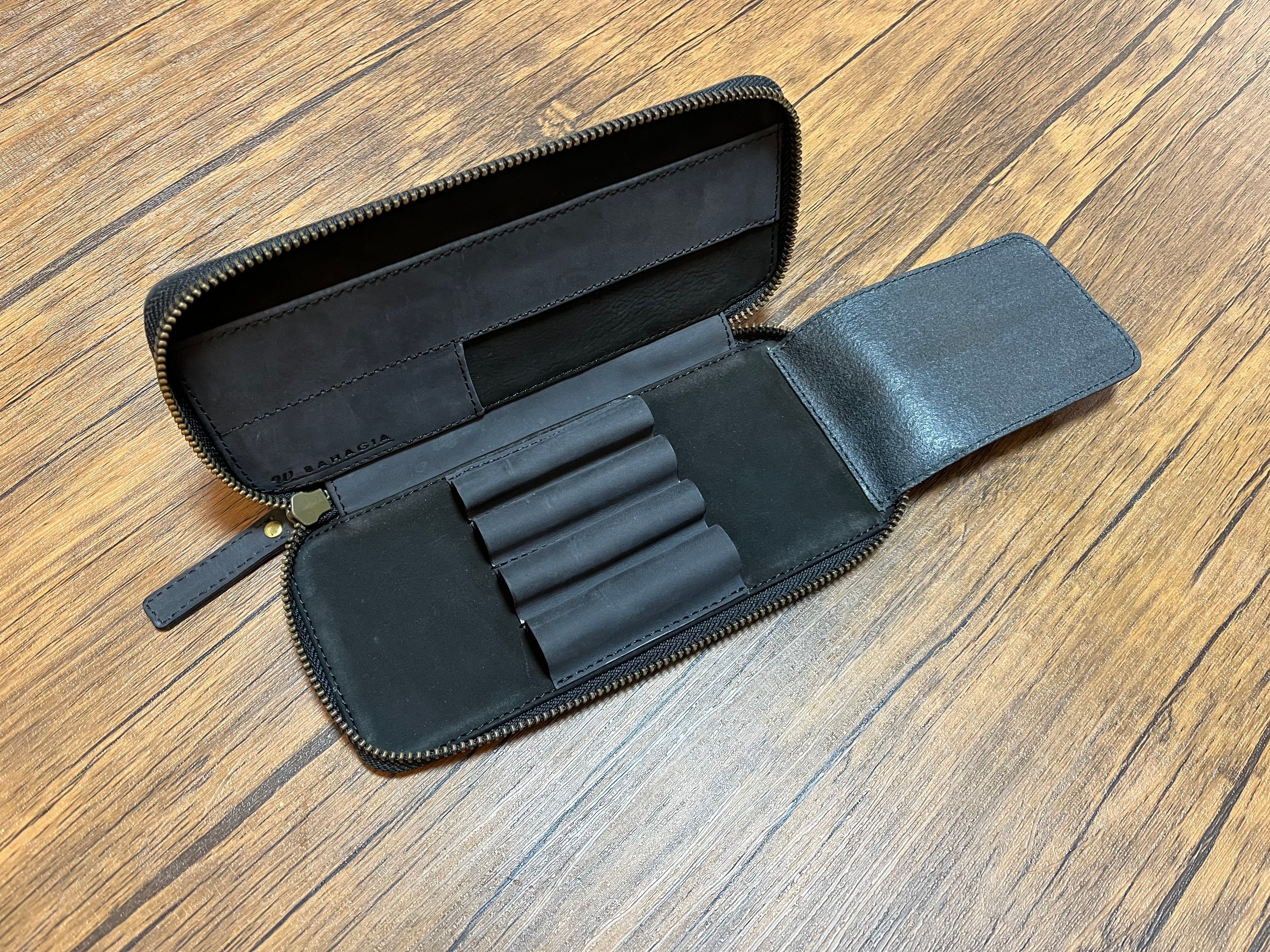 バハギア ペンケース ラウンドジップ型 クレイジーホース ブラック